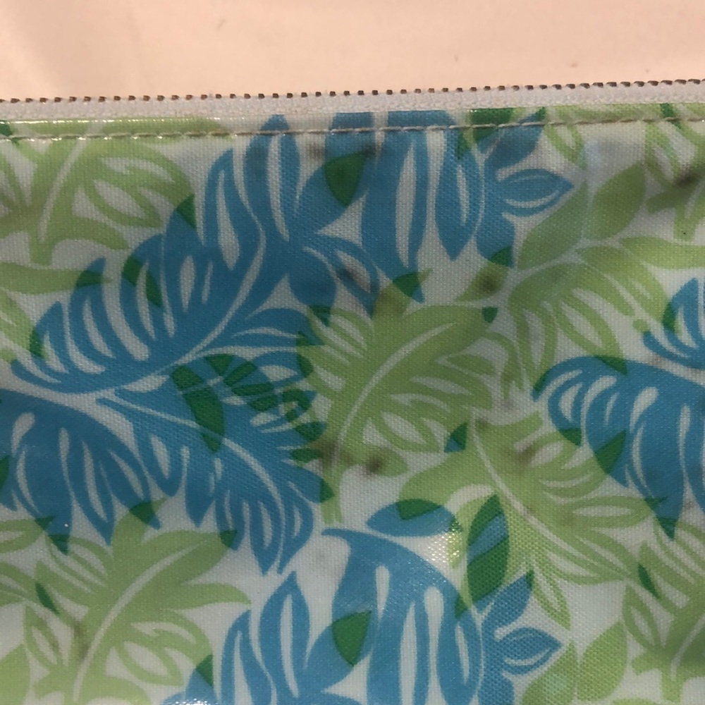 Lilly wristlet/makeup bag - Picture 3 of 8